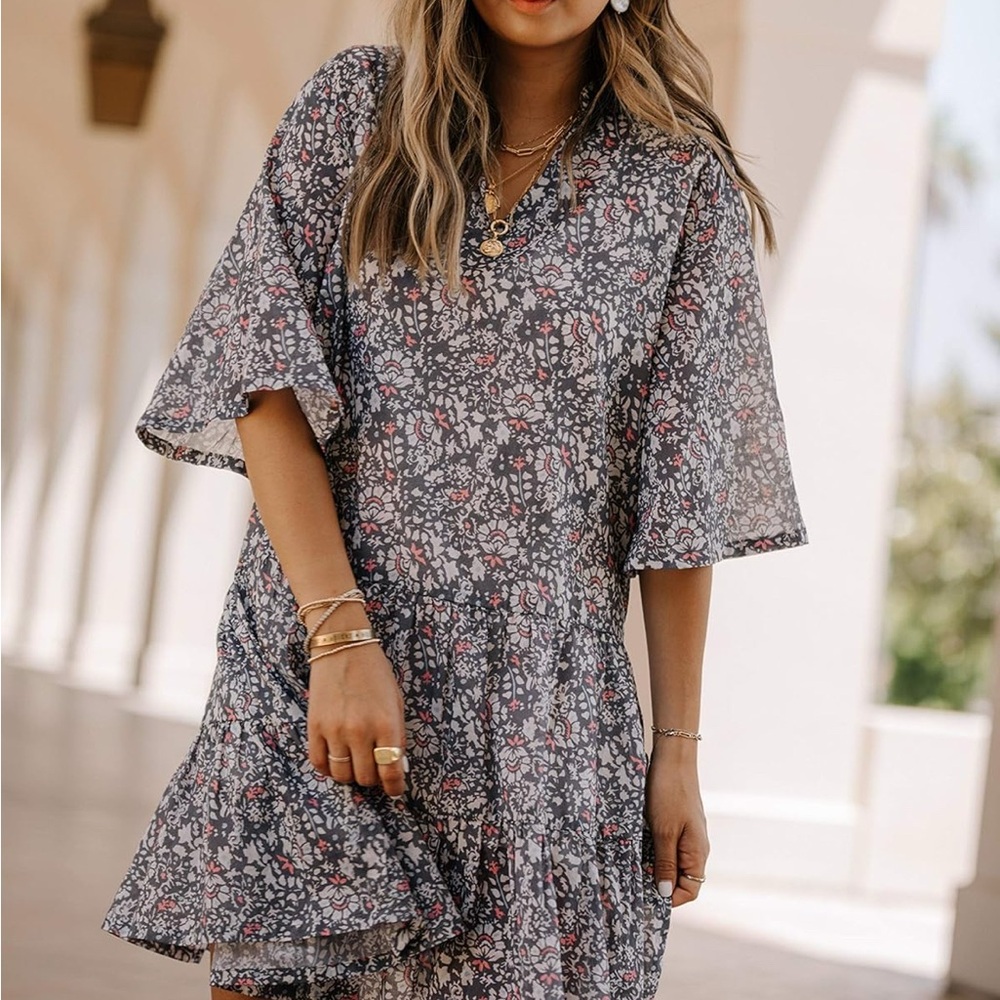 Chic Floral Mini Dress in Black and Pink